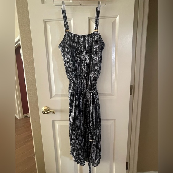 White House Black Market Dresses & Skirts - WHBM Black/White MIDI Dress